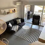 Апартаменты Ebli Seaview *
