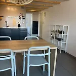 Ebli Seaview Апартаменты *