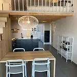 Апартаменты Ebli Seaview *
